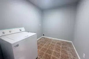 1179 Crescent Dr, Merced, CA 95348 - Photo 24