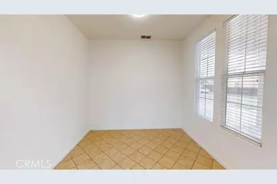 2555 S Lind, Fresno, CA 93725 - Photo 6