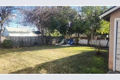 718 E Clinton Avenue, Fresno, CA 93704 - Photo 20