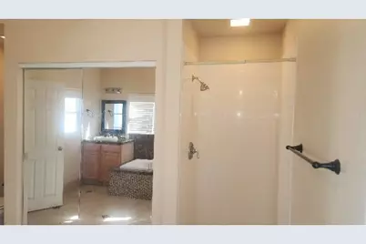 718 E Clinton Avenue, Fresno, CA 93704 - Photo 16