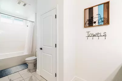 6141 E Peralta Way, Fresno, CA 93727 - Photo 8