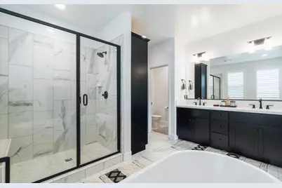 6141 E Peralta Way, Fresno, CA 93727 - Photo 24
