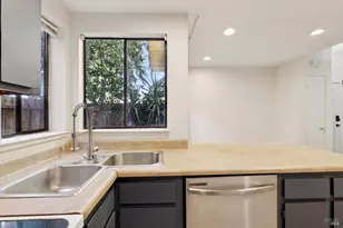 58 Del Prado Cir, Fairfield, CA 94533 - Photo 8