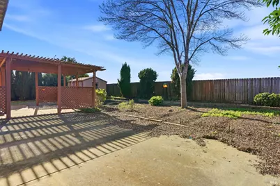 2100 Larchmont Circle, Fairfield, CA 94534 - Photo 40