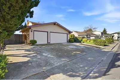 2100 Larchmont Circle, Fairfield, CA 94534 - Photo 2