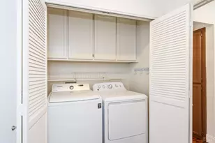 8 Mariners Cir, San Rafael, CA 94903 - Photo 16