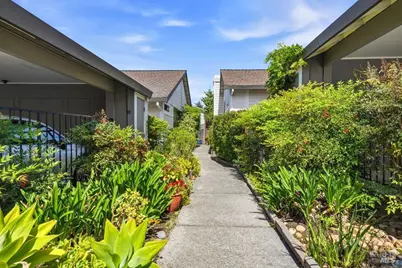 6 Village Court, San Rafael, CA 94903 - Photo 4