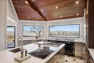 160 Crest Rd, Novato, CA 94945 - Photo 2