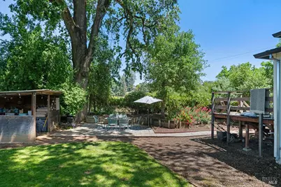 5091 Dry Creek Road, Healdsburg, CA 95448 - Photo 32
