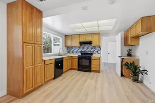 438 Royal Oaks Dr, Vacaville, CA 95687 - Photo 12