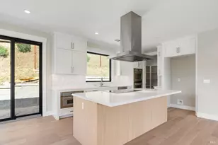 15 Erin Dr, San Rafael, CA 94903 - Photo 4