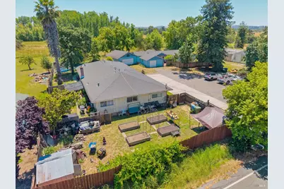 2062 Ludwig Avenue, Santa Rosa, CA 95407 - Photo 32