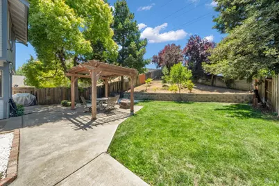 121 Sunnyglen Drive, Vallejo, CA 94591 - Photo 24