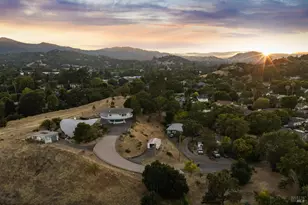 4 Harkle Rd, Novato, CA 94945 - Photo 4