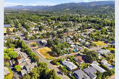 18105 Railroad Avenue, Sonoma, CA 95476 - Photo 32
