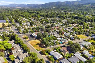 18105 Railroad Ave, Sonoma, CA 95476 - Photo 32