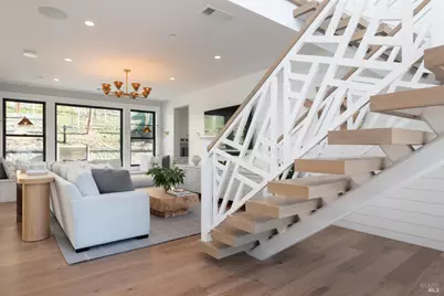 27 Erin Drive, San Rafael, CA 94903 - Photo 2