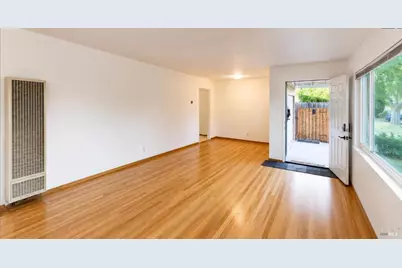 242 E Kentucky Street, Fairfield, CA 94533 - Photo 2