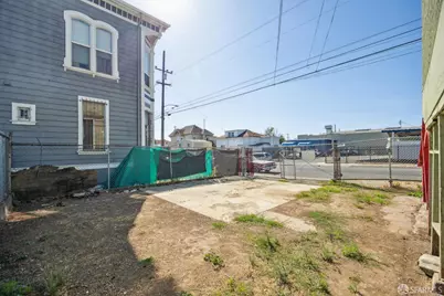 1005 E 12th Street, Oakland, CA 94606 - Photo 26