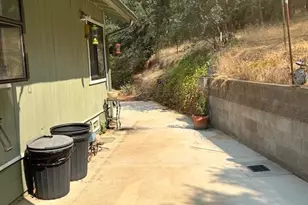 19481 N Rambling Oak Dr, Redding, CA 96003 - Photo 10