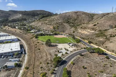 141 Kestrel Court, Brisbane, CA 94005 - Photo 48