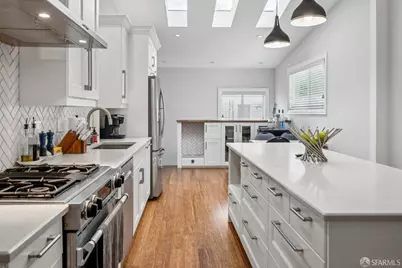 1040 Sanchez Street, San Francisco, CA 94114 - Photo 8