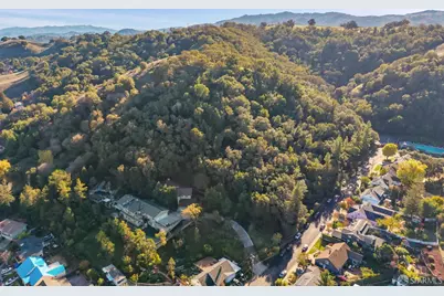 305 Lindsey Drive, Martinez, CA 94553 - Photo 6