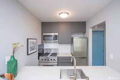 215 Red Rock Way #207J, San Francisco, CA 94131 - Photo 4