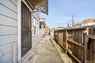 1748 E 15th St, Oakland, CA 94606 - Photo 32