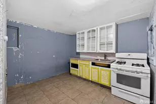 9117 Burr St, Oakland, CA 94605 - Photo 14