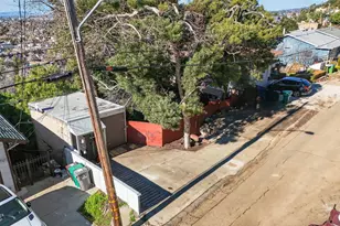 9117 Burr St, Oakland, CA 94605 - Photo 36