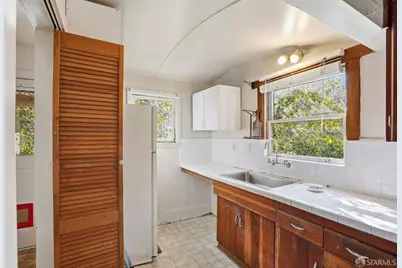 6391 Hillmont Drive, Oakland, CA 94605 - Photo 10