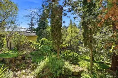 6391 Hillmont Drive, Oakland, CA 94605 - Photo 24