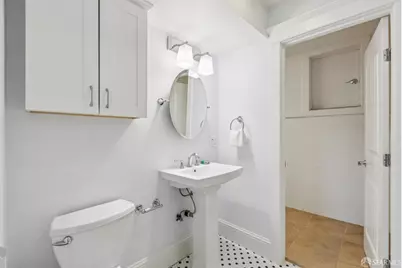 165 W Macarthur Boulevard, Oakland, CA 94611 - Photo 36