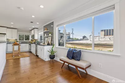 165 W Macarthur Boulevard, Oakland, CA 94611 - Photo 14