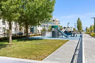 451 Donahue St, San Francisco, CA 94124 - Photo 54