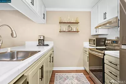 1391 Monument Boulevard #20, Concord, CA 94520 - Photo 6