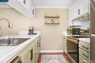 1391 Monument Blvd, Concord, CA 94520 - Photo 6