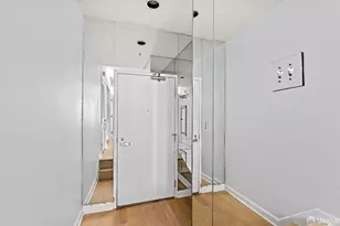 220 Lombard St, San Francisco, CA 94111 - Photo 14