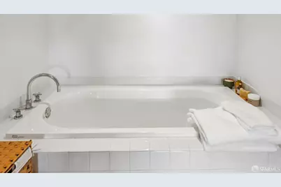1388 Gough Street #601, San Francisco, CA 94109 - Photo 8