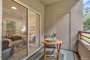 320 Caldecott Ln, Oakland, CA 94618 - Photo 22