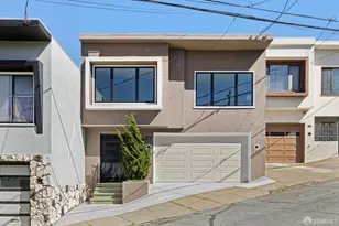 100 Bridgeview Dr, San Francisco, CA 94124 - Photo 1
