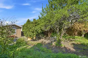 726 E 23rd St, Oakland, CA 94606 - Photo 32