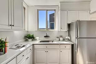 2431 Ulloa St, San Francisco, CA 94116 - Photo 20