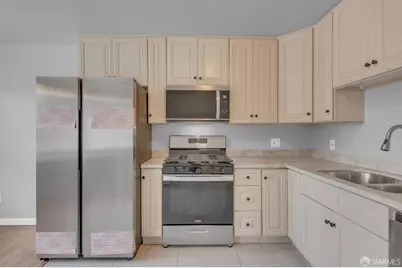1560 McKinnon Avenue, San Francisco, CA 94124 - Photo 12