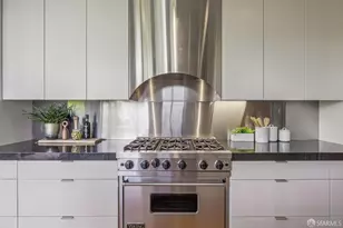 1170 Chestnut St, San Francisco, CA 94109 - Photo 18