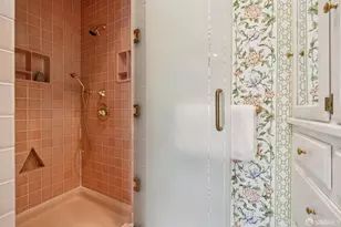 2001 Sacramento St, San Francisco, CA 94109 - Photo 20