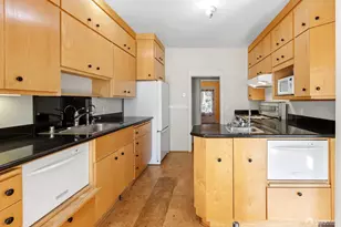 1027 Lincoln Wy, San Francisco, CA 94122 - Photo 16