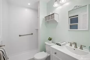 2001 Sacramento St, San Francisco, CA 94109 - Photo 14
