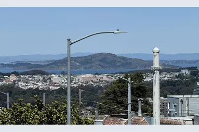 2051 10th Avenue, San Francisco, CA 94116 - Photo 4